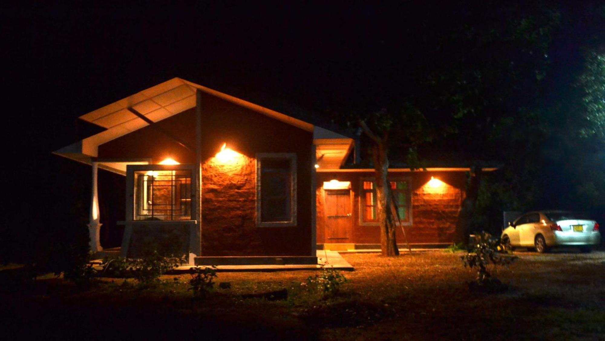 Pelican View Cottages Kataragama Buitenkant foto