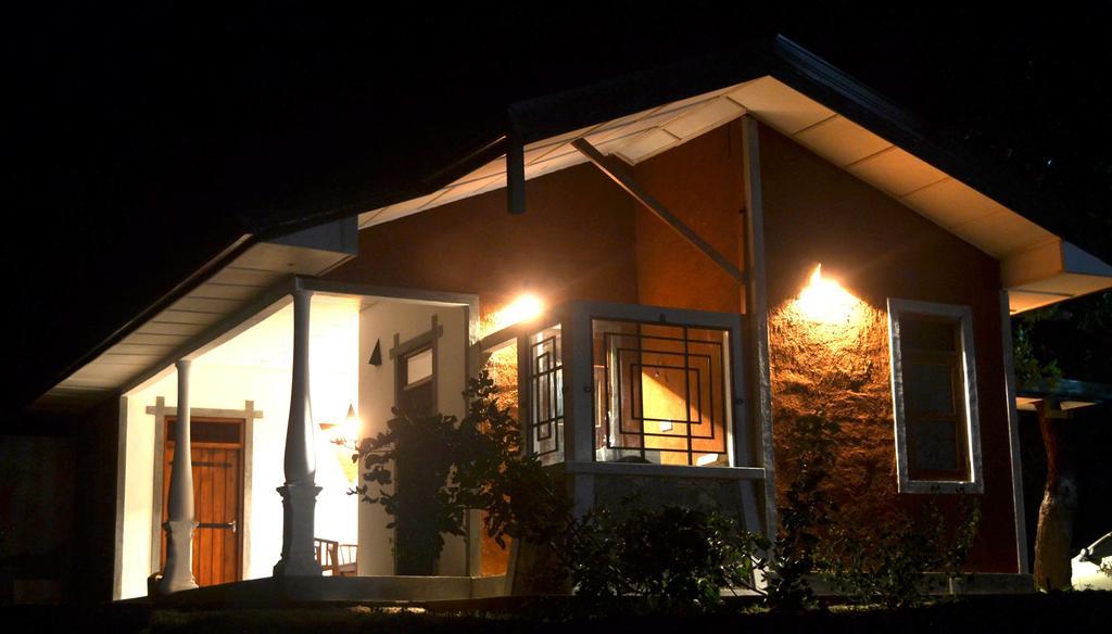 Pelican View Cottages Kataragama Buitenkant foto