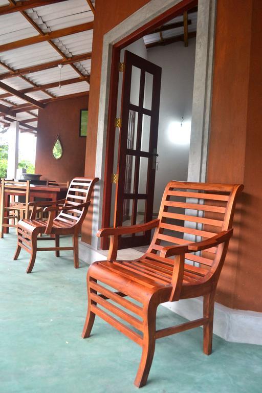 Pelican View Cottages Kataragama Buitenkant foto